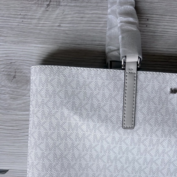 MICHAEL KORS kelli large two-tone logo tote bag NWT - Picture 2 of 16